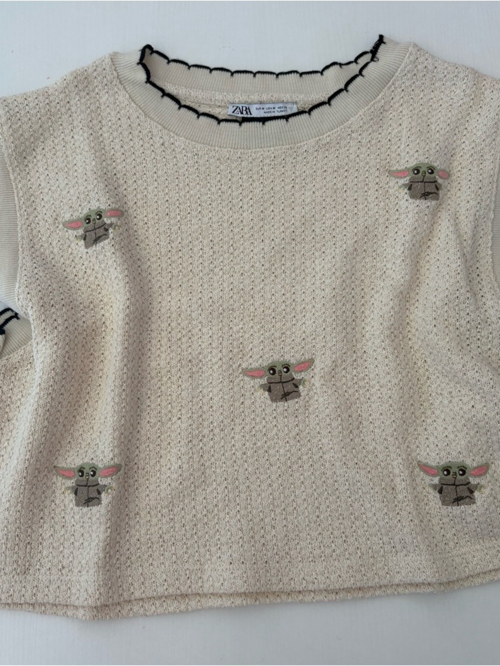 Zara Cream Knit Top Star Wars baby Yoda vest Scallop Trim size M